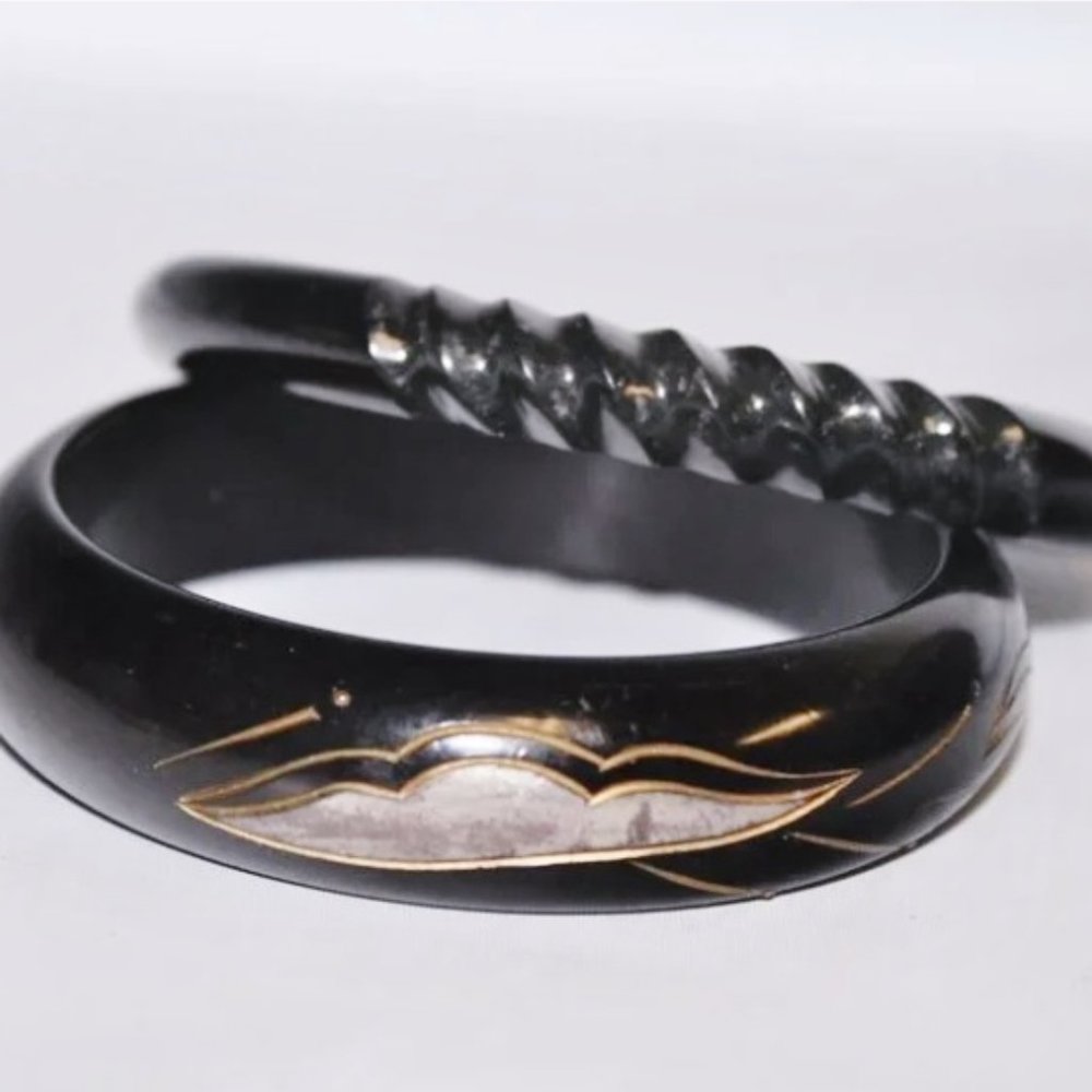 Unique Vintage Antique 60's Black Carved Bakelite Bangle Bracelet Set of 2